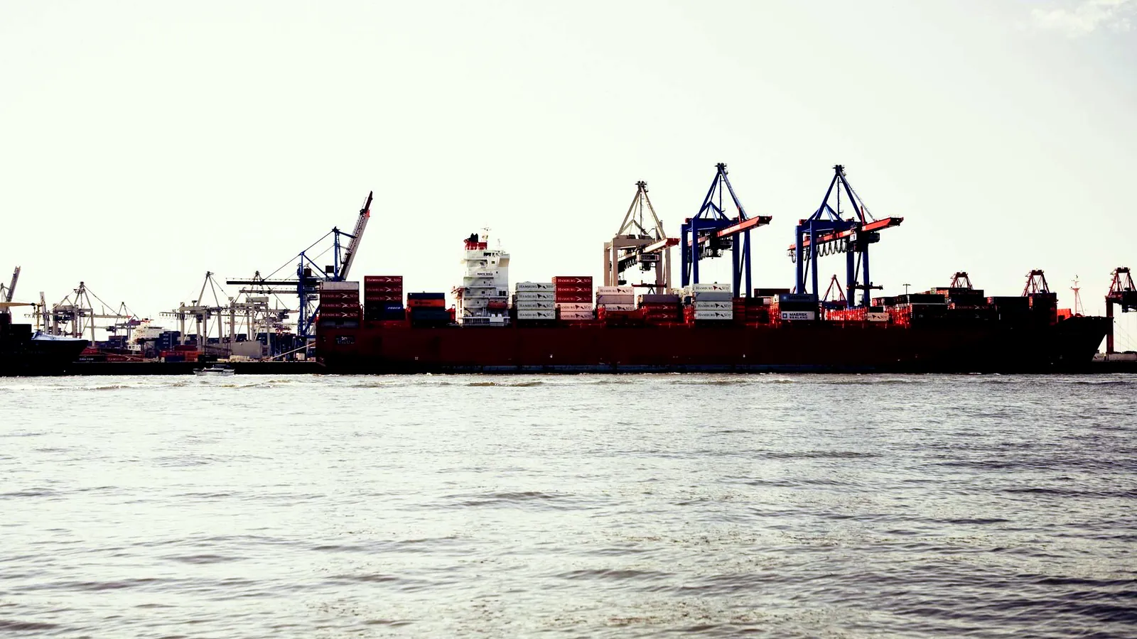 Shanghai vise le statut de centre maritime international d’ici 2030