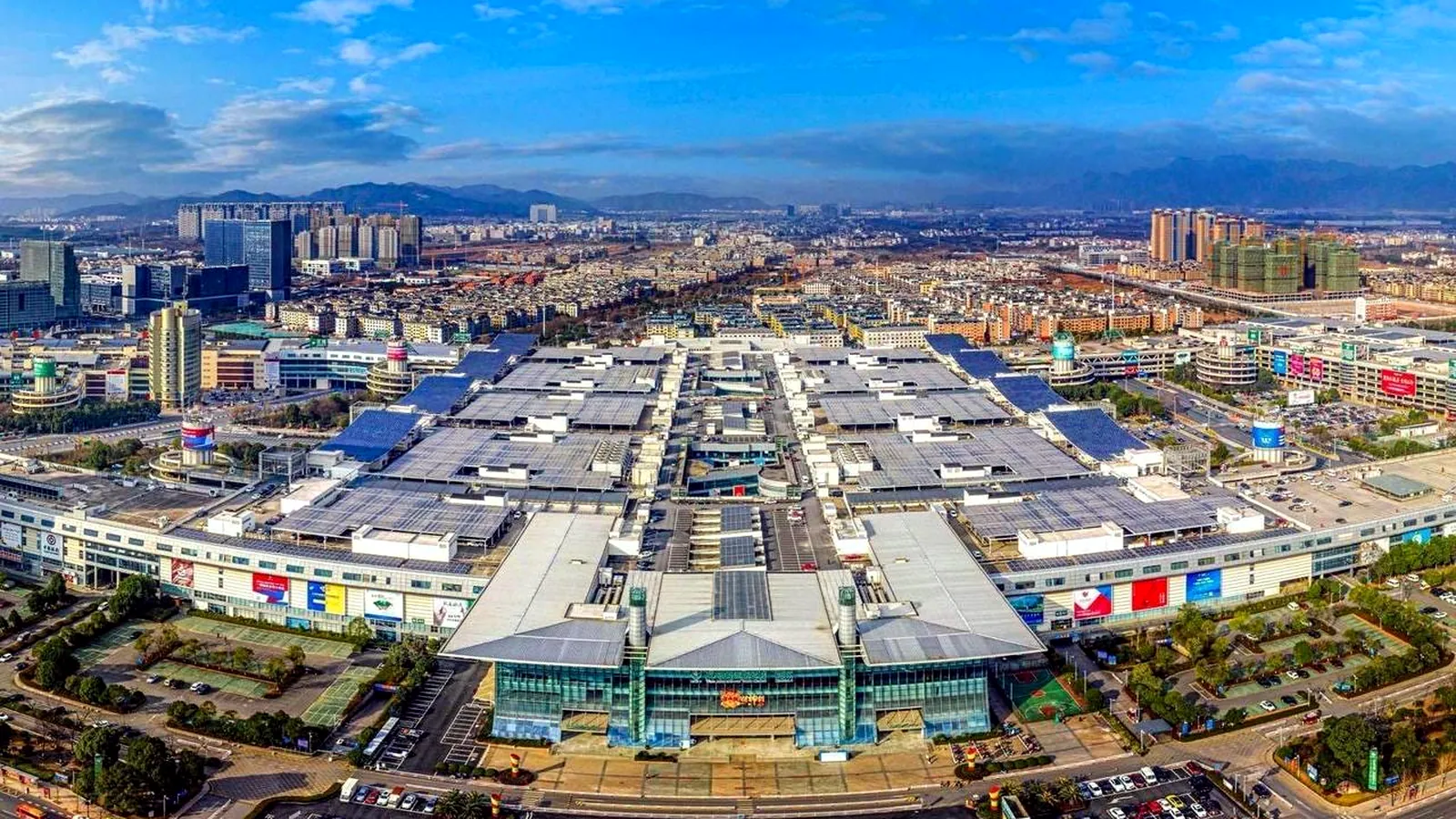 Les exportations de Yiwu atteignent des sommets au premier semestre 2026