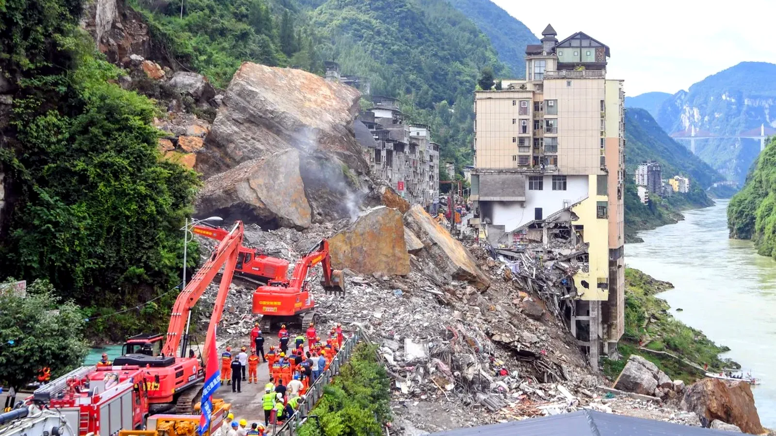 Chongqing : 51 morts et 10 disparus après un glissement de terrain