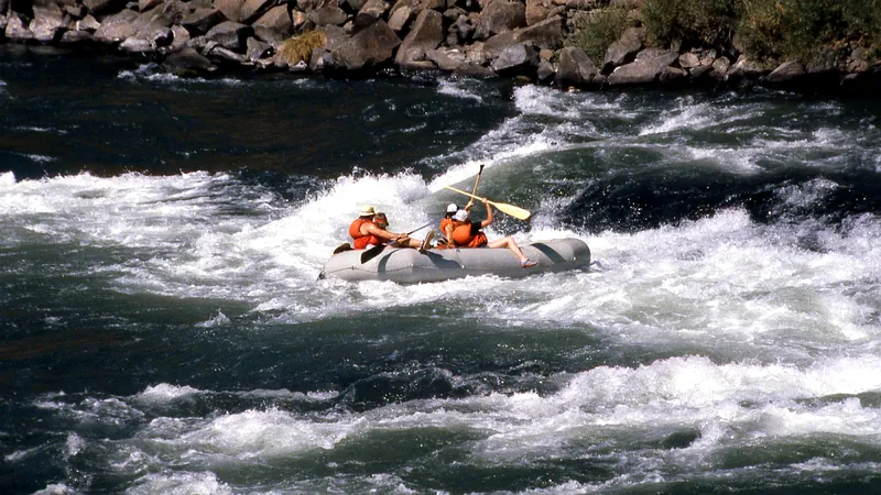 Des services de compagnons temporaires à une attraction de rafting en Chine