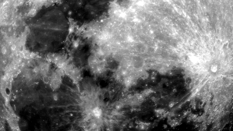 Satellite chinois suit le débris et observe l’impact sur la lune le 5 août